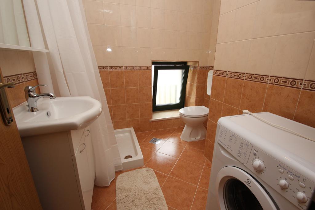 Holiday Home Vinkovic ポレッチ エクステリア 写真