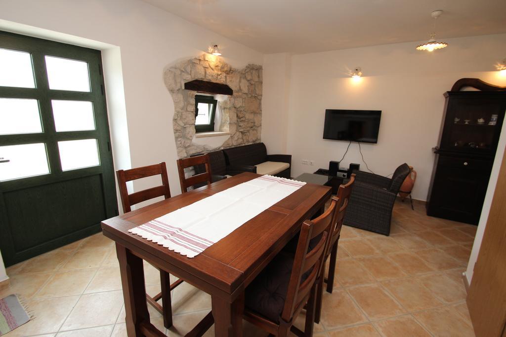 Holiday Home Vinkovic ポレッチ エクステリア 写真