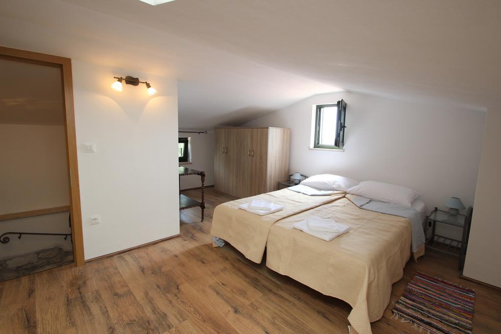 Holiday Home Vinkovic ポレッチ エクステリア 写真