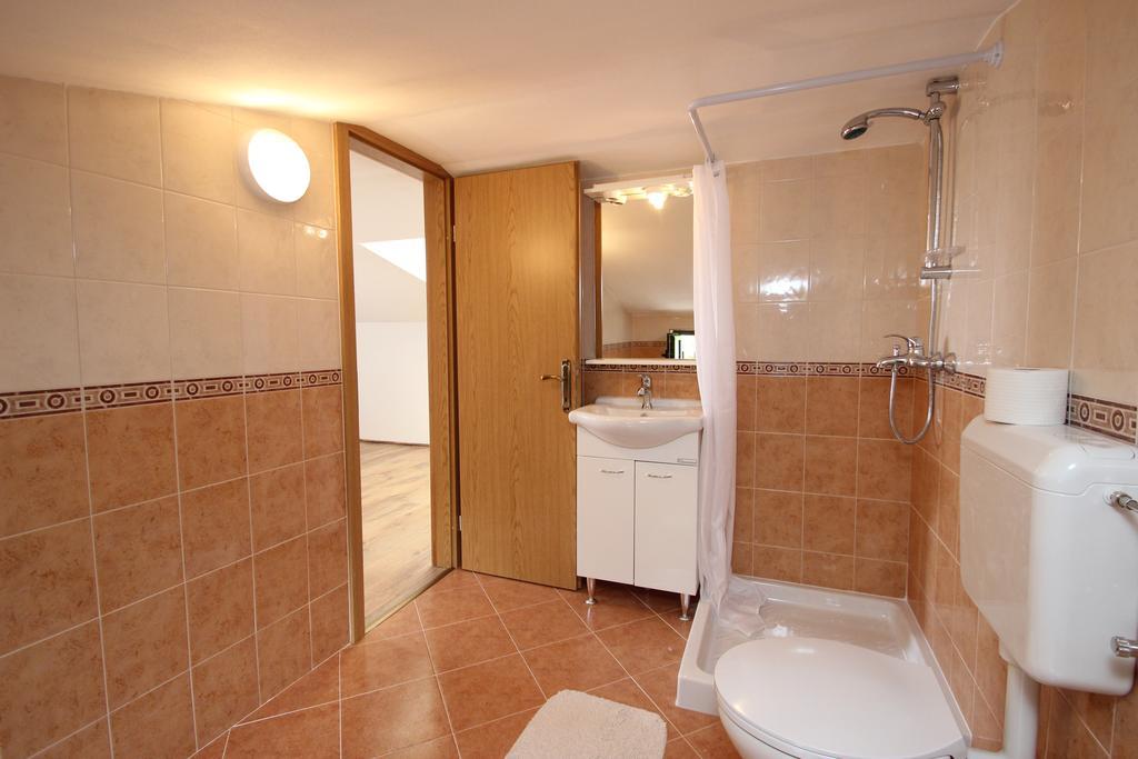 Holiday Home Vinkovic ポレッチ エクステリア 写真